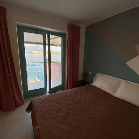 Butterfly On The アパート